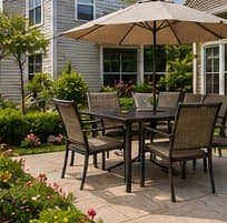 Homeowner texting a photo of a pest problem to South Jersey Pest